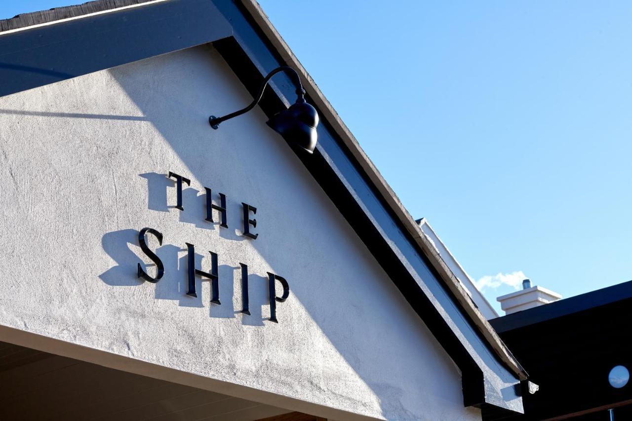 Готель The Ship Parkgate  Екстер'єр фото