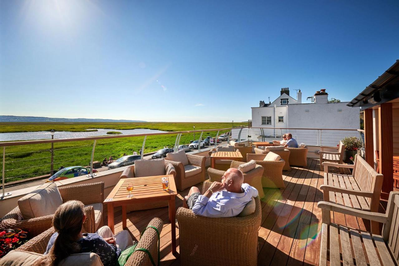 Готель The Ship Parkgate  Екстер'єр фото